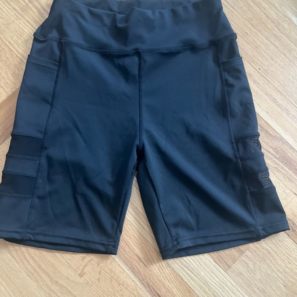 🗽Spandex Shorts with Side Pockets and Mesh for Breathability